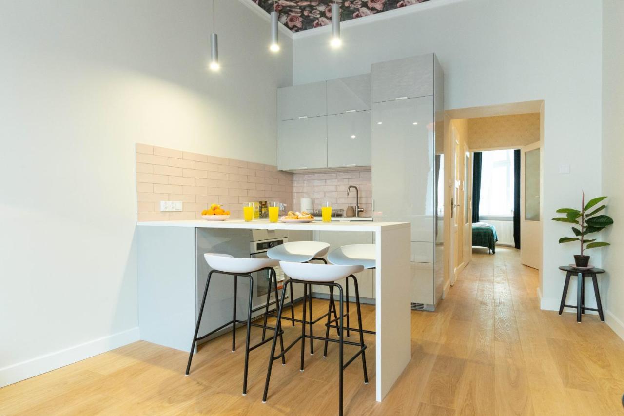 Glamorous And Brand New 2 Bedroom Krasków Εξωτερικό φωτογραφία