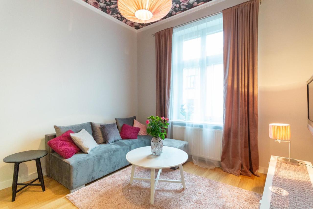 Glamorous And Brand New 2 Bedroom Krasków Εξωτερικό φωτογραφία